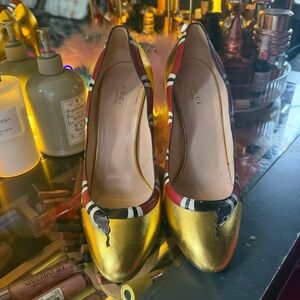 Gucci Women's Gold and Red Heels